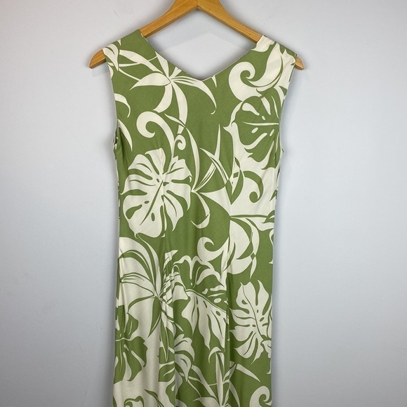 SHANNON Marie • Hawaii Monstera Midi Dress - Picture 5 of 11